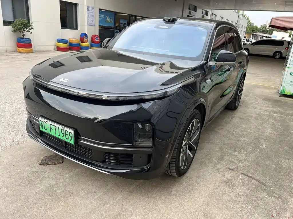 Li Auto Li L8 2025