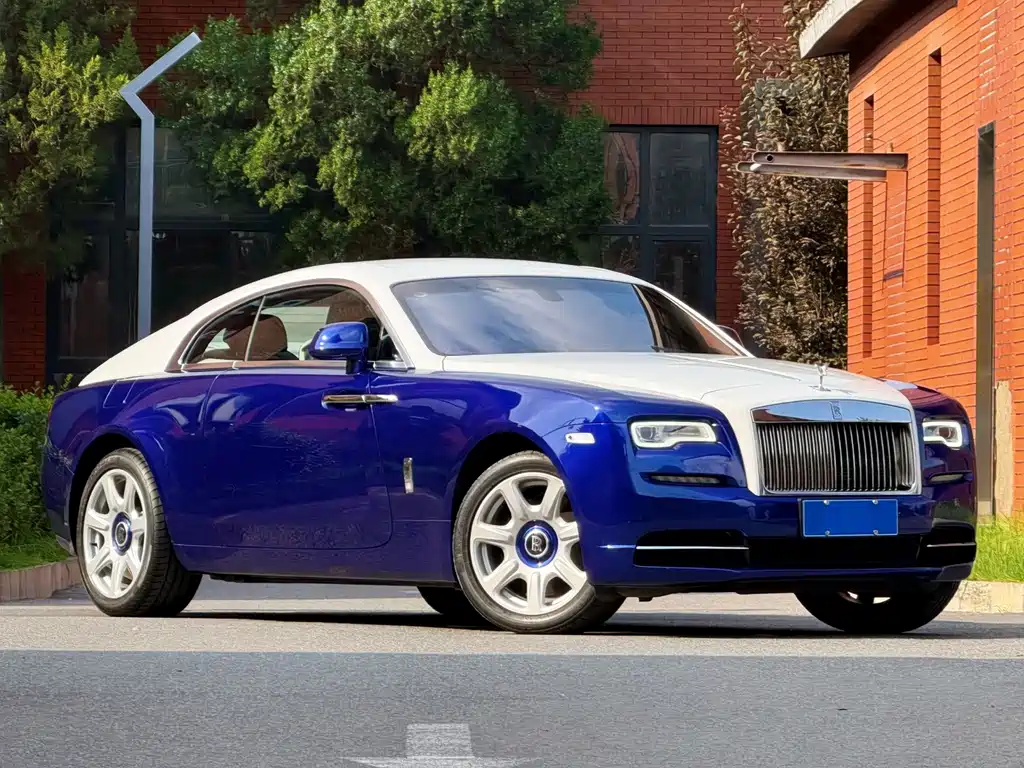 Rolls-Royce Phantom 2018 — фото 1
