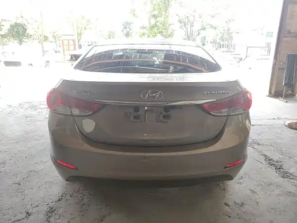 Hyundai Elantra Langdong 2012