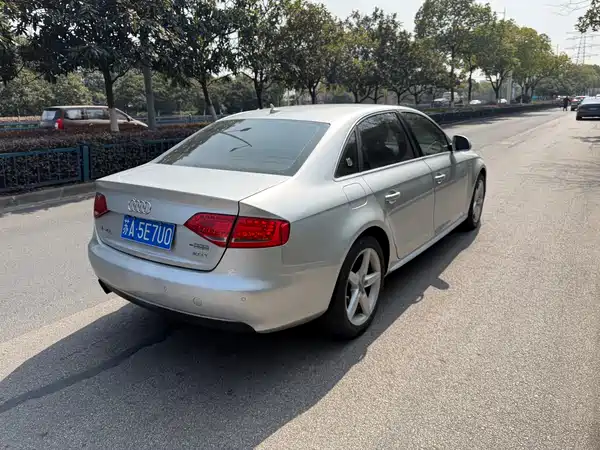 Audi A4L 2012