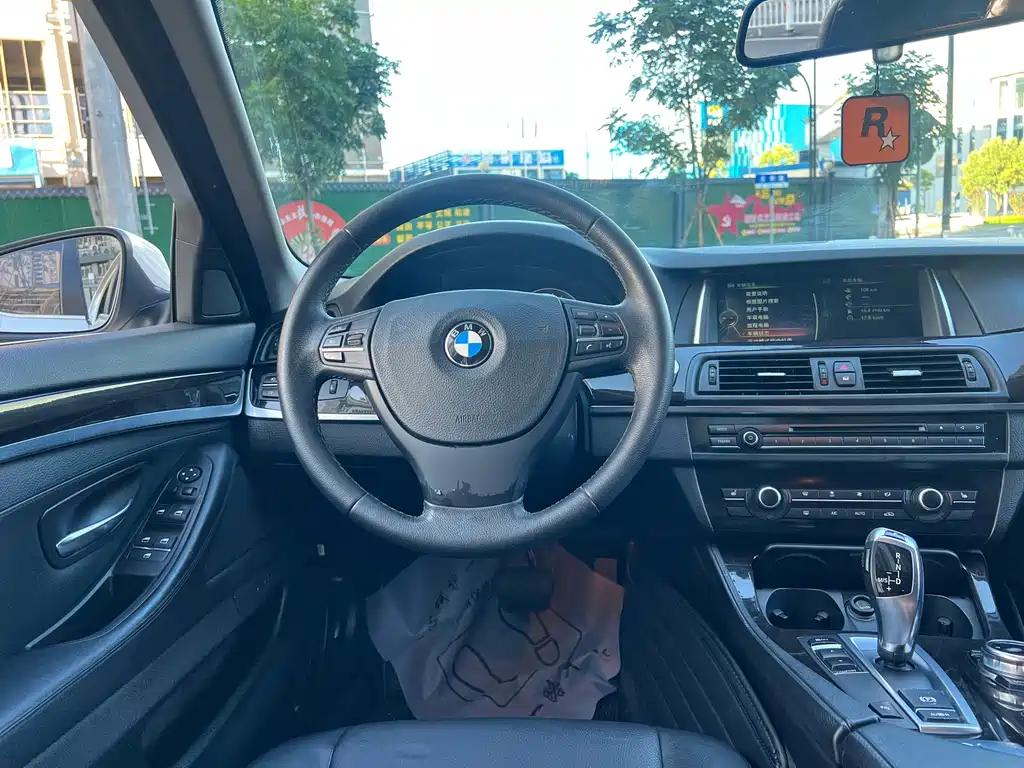 BMW 5 Series 2014 — фото 17
