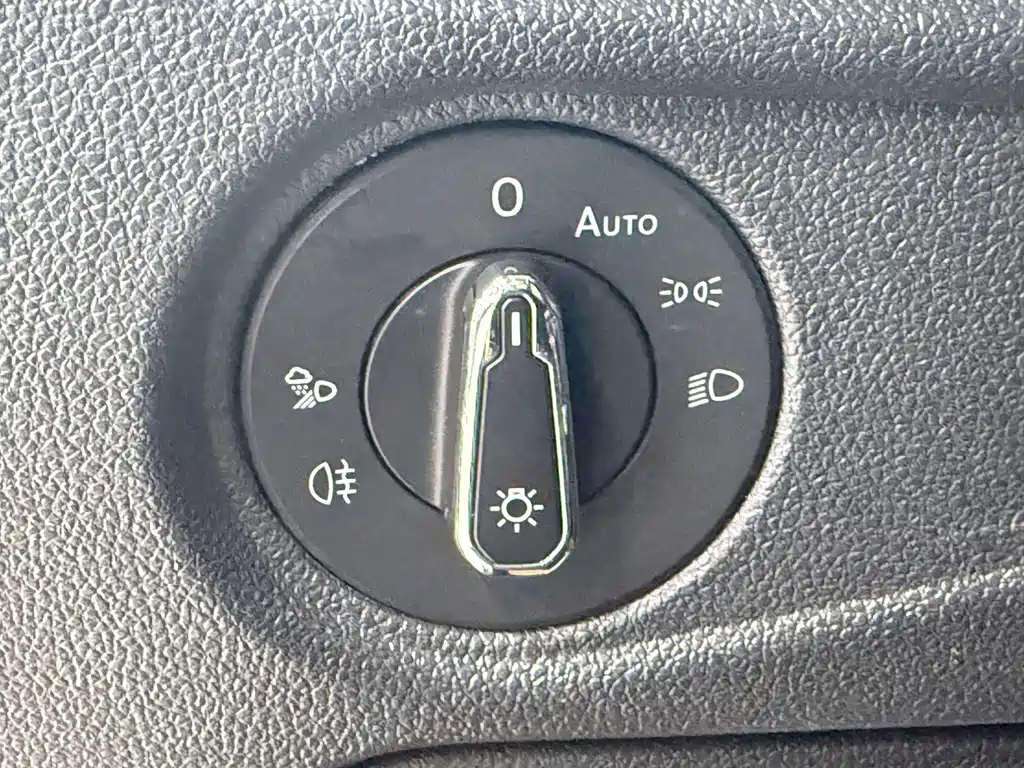 Volkswagen Passat 2023 — фото 13