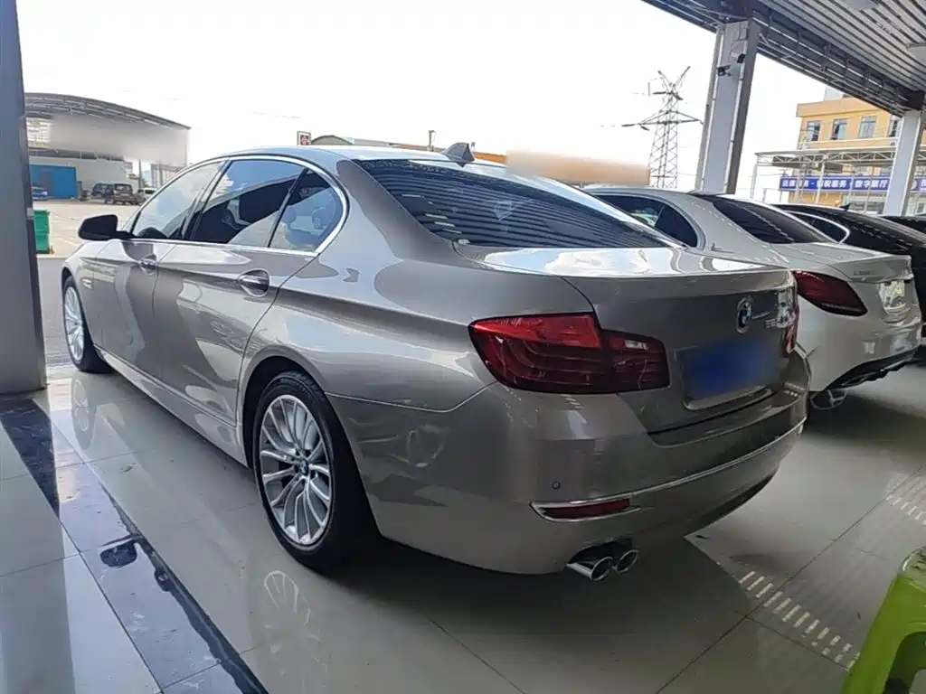 BMW 5 Series 2017 — фото 5