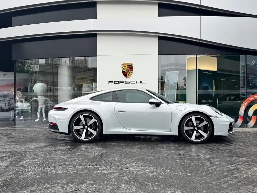 Porsche 911 2025 — фото 4