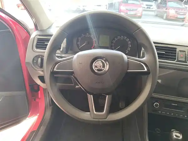 Skoda Rapid Spaceback 2016