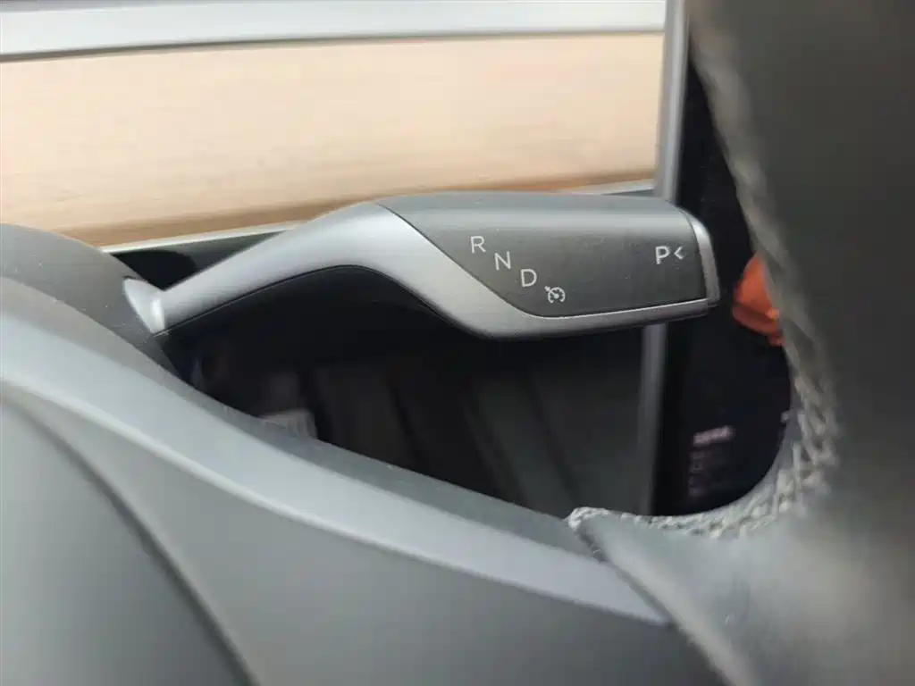 Tesla Model Y 2023 — фото 14