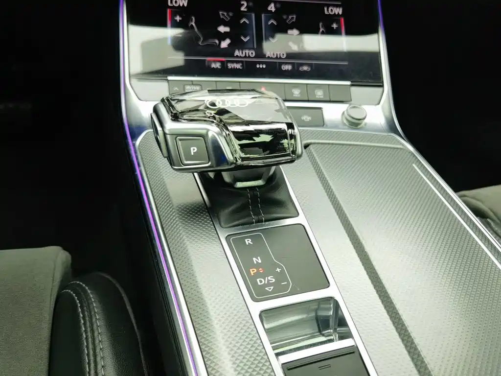 Audi A6L 2022 — фото 13