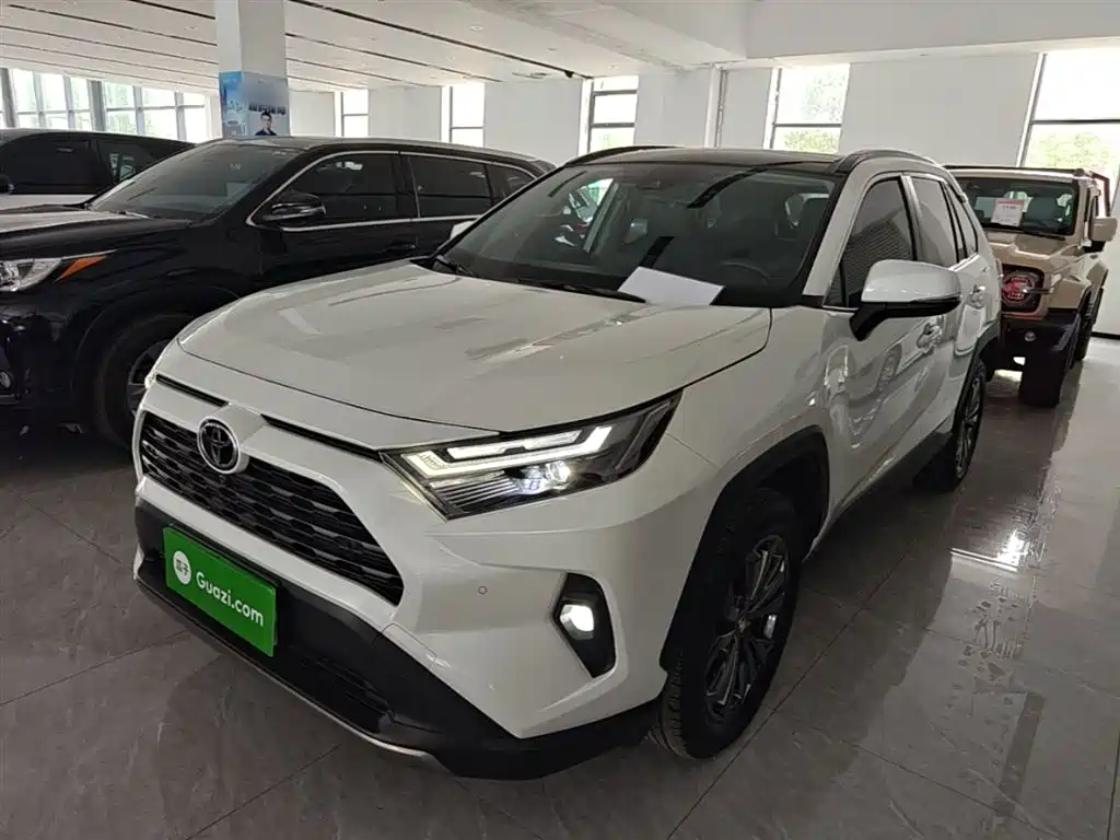 Toyota RAV4 2023 — фото 2