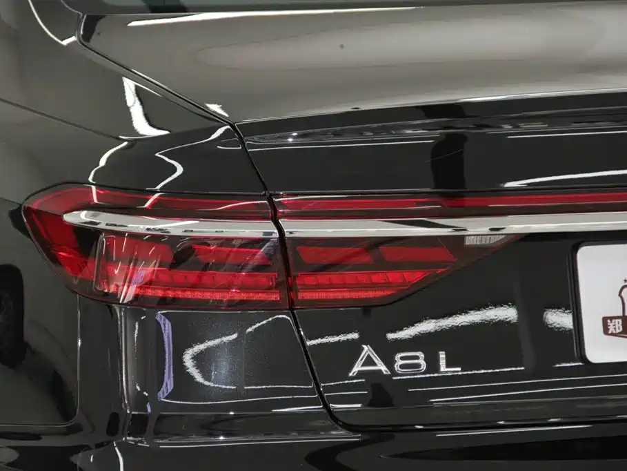 Audi A8 2023 — фото 32