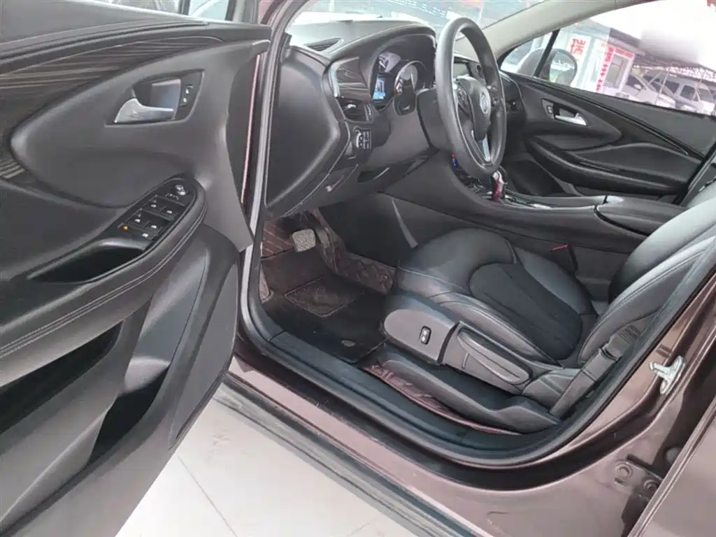 Buick Envision Plus 2018 — фото 16