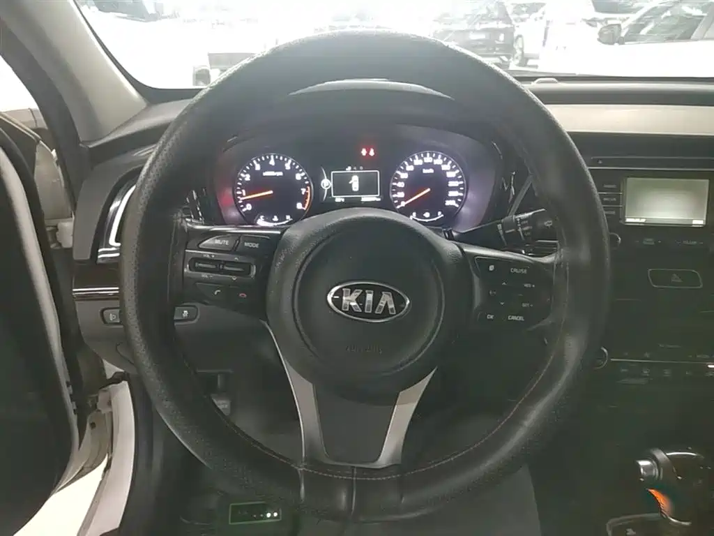 Kia K4 2016 — фото 11