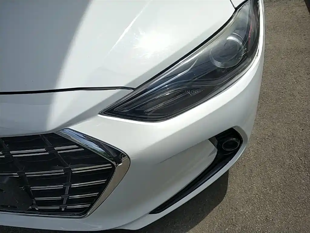 Hyundai Elantra 2019 — фото 24