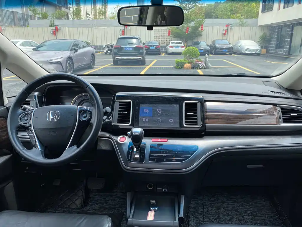 Honda Elysion 2018 — фото 16