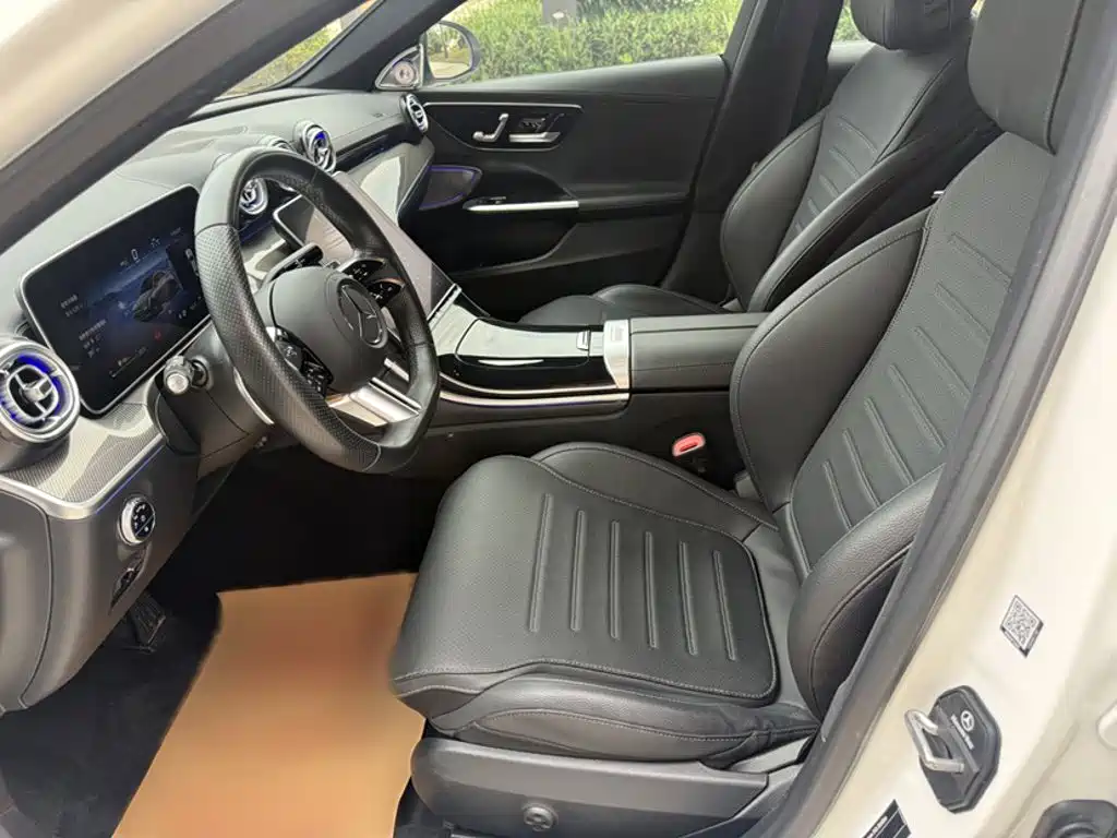 Mercedes-Benz C-Class 2023 — фото 16