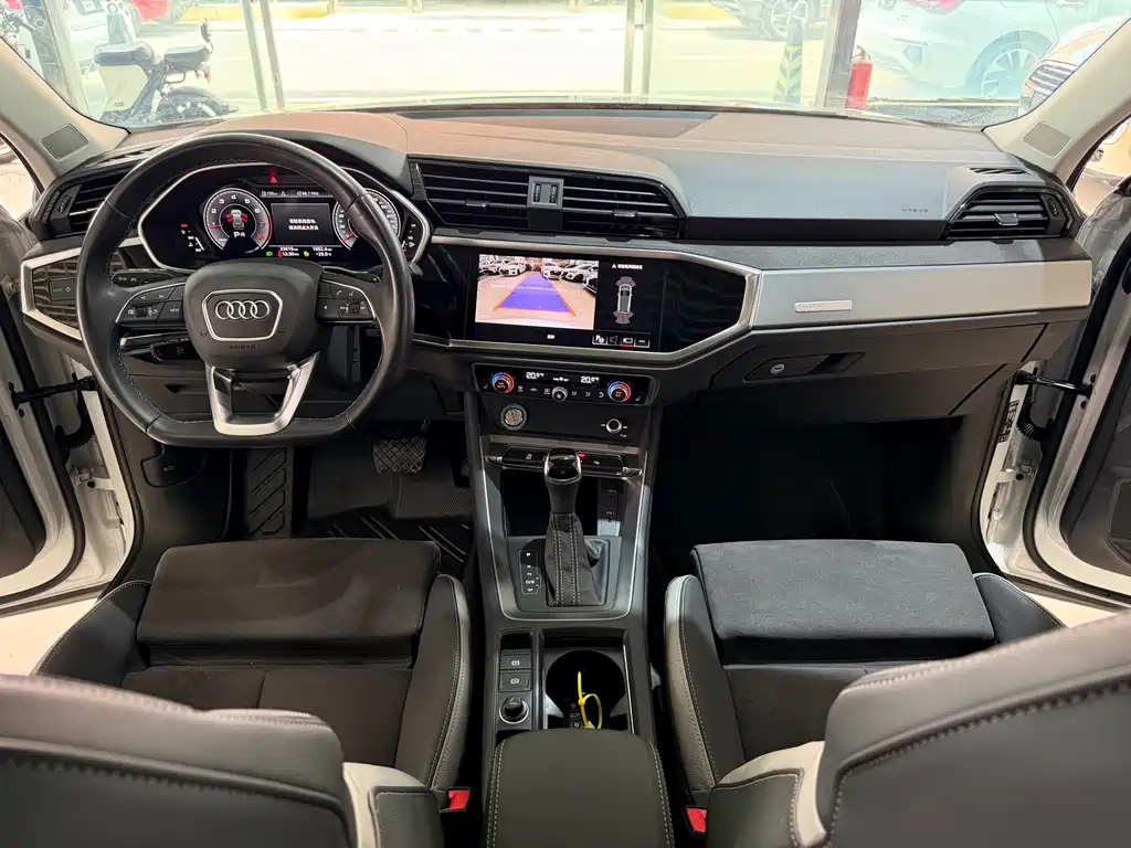 Audi Q3 2023 — фото 11