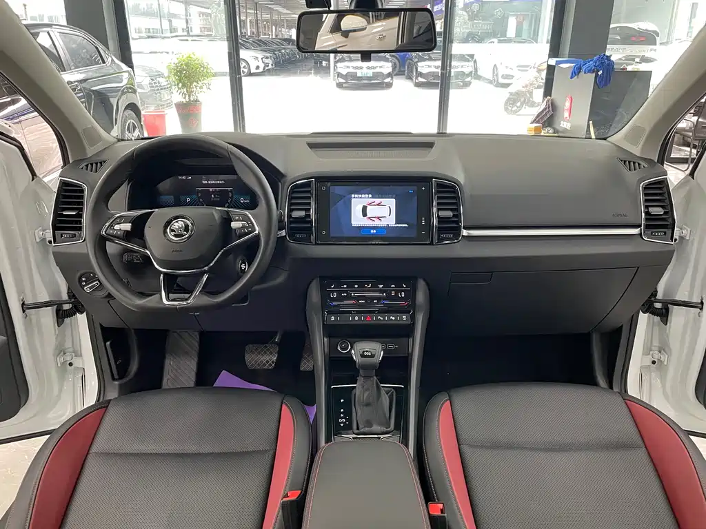 Skoda Karoq 2023 — фото 8