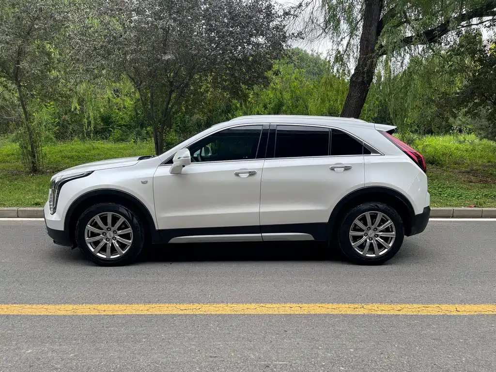 Cadillac XT4 2019 — фото 2