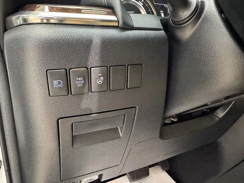 Toyota Alphard 2019 — фото 12