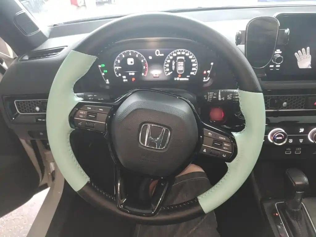 Honda Civic 2023 — фото 11