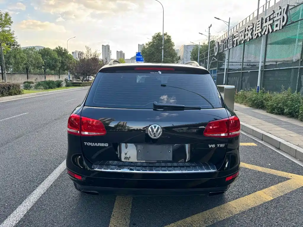 Volkswagen Touareg 2015 — фото 5