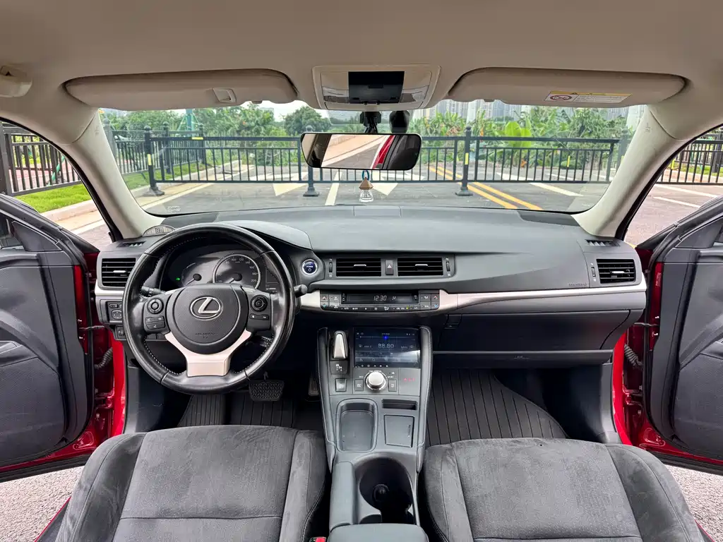 Lexus CT 2020 — фото 13