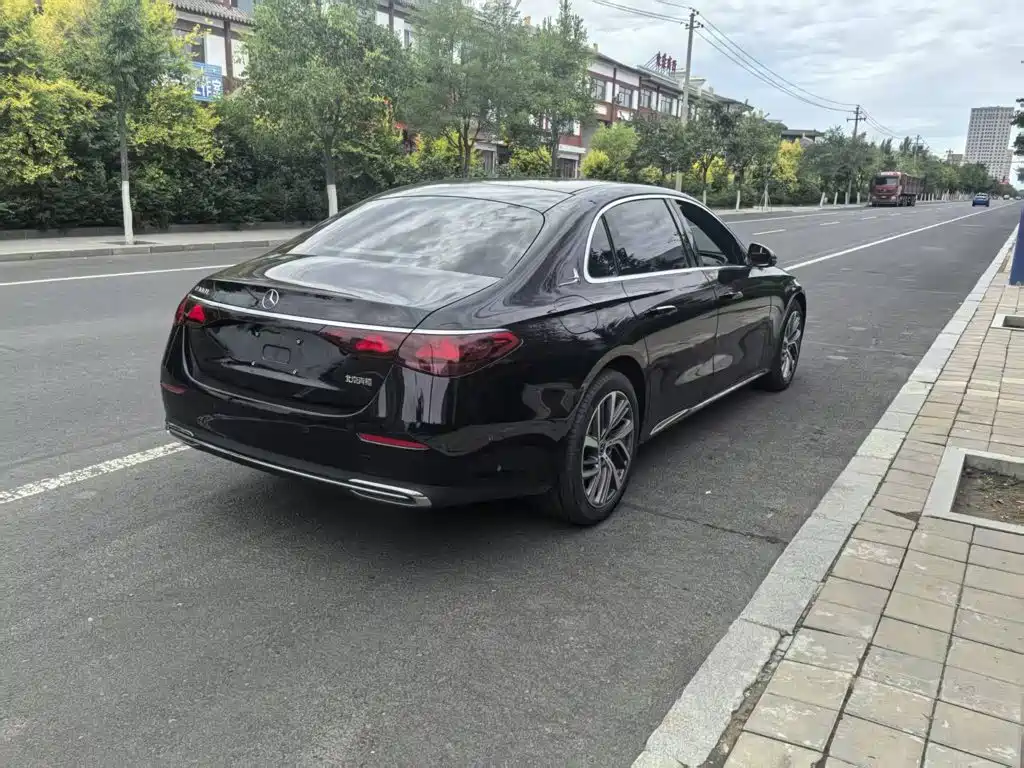 Mercedes-Benz E-Class 2024