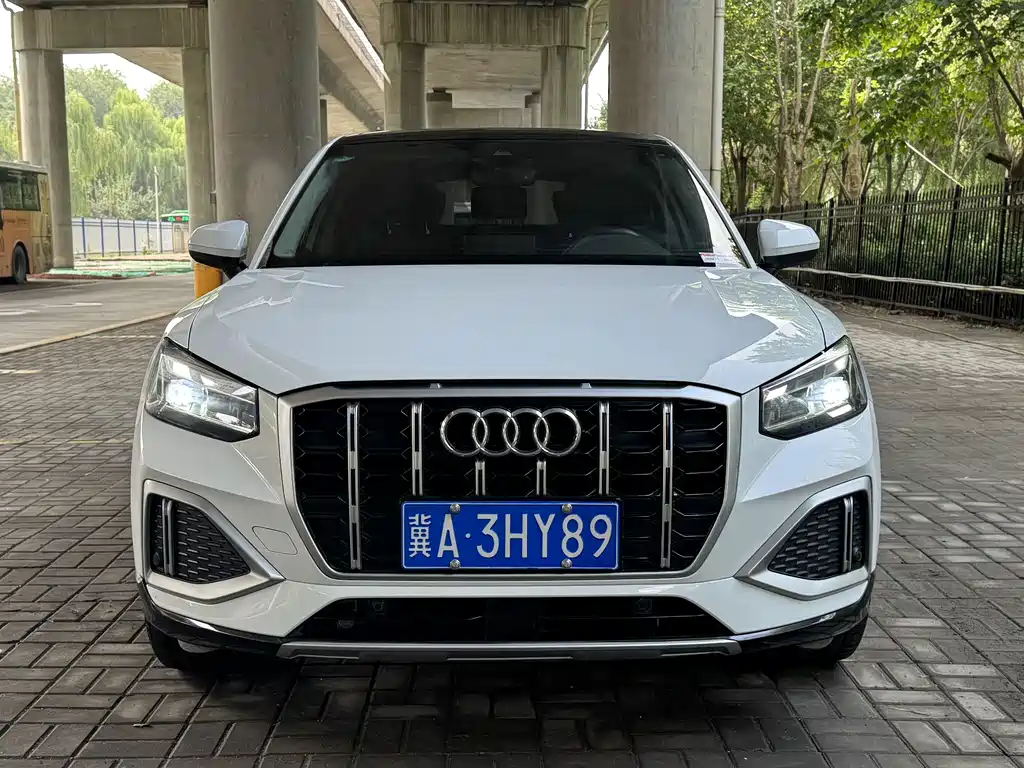 Audi Q2L 2022 — фото 4