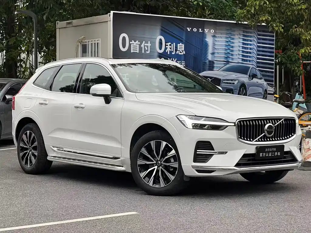 Volvo XC60 2024 — фото 3