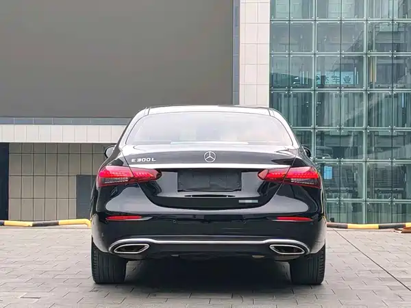 Mercedes-Benz E-Class 2023