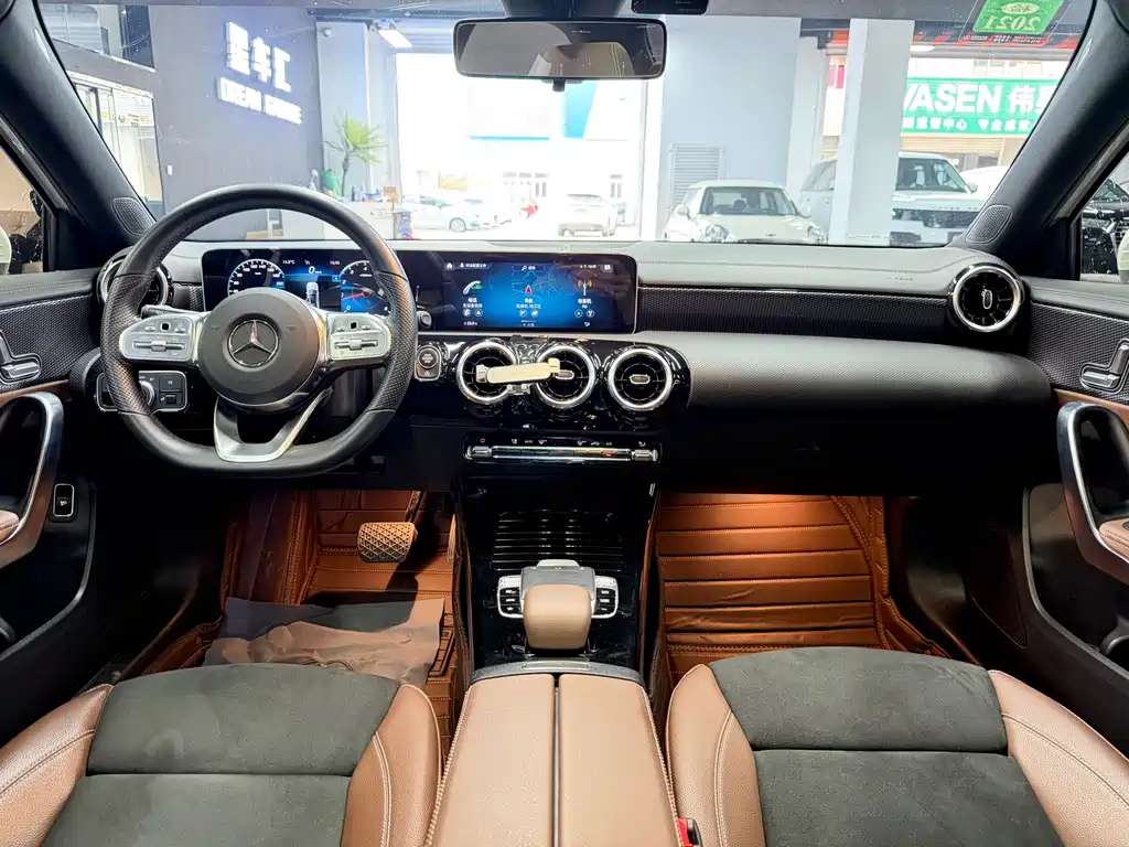 Mercedes-Benz A-Class 2019 — фото 6