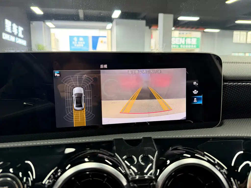Mercedes-Benz A-Class 2019 — фото 15