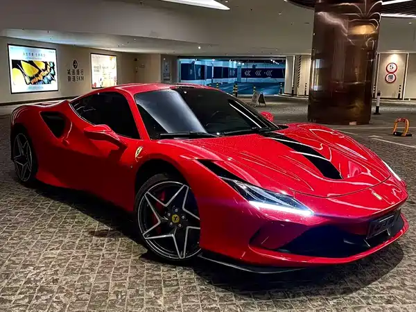 Ferrari F8 2021