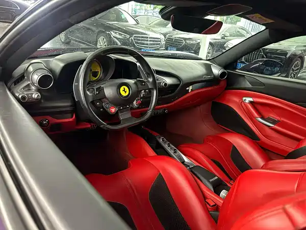 Ferrari F8 2021