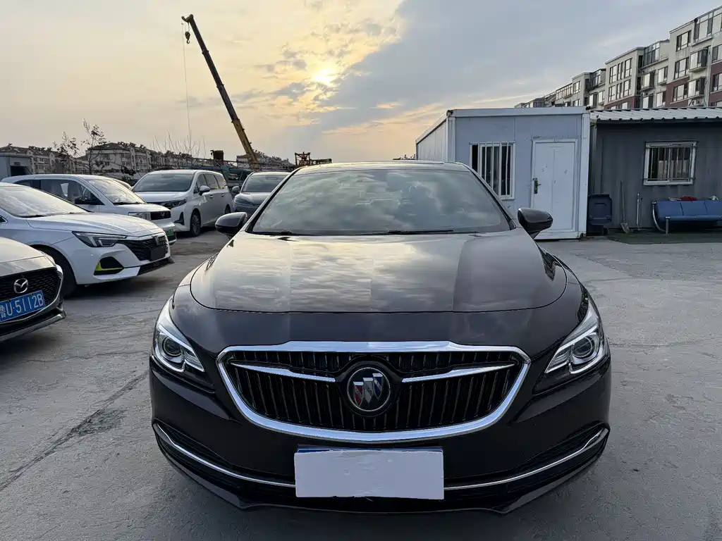 Buick LaCrosse 2018 — фото 2