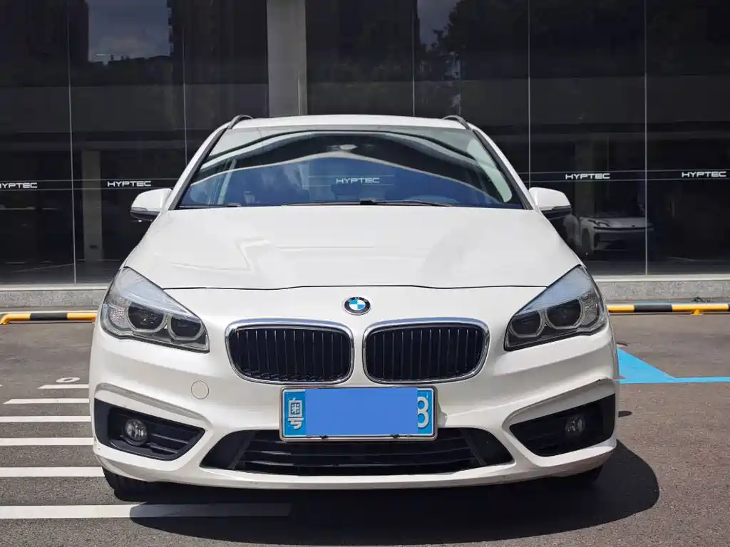 BMW 2 Series Active Tourer 2016 — фото 2
