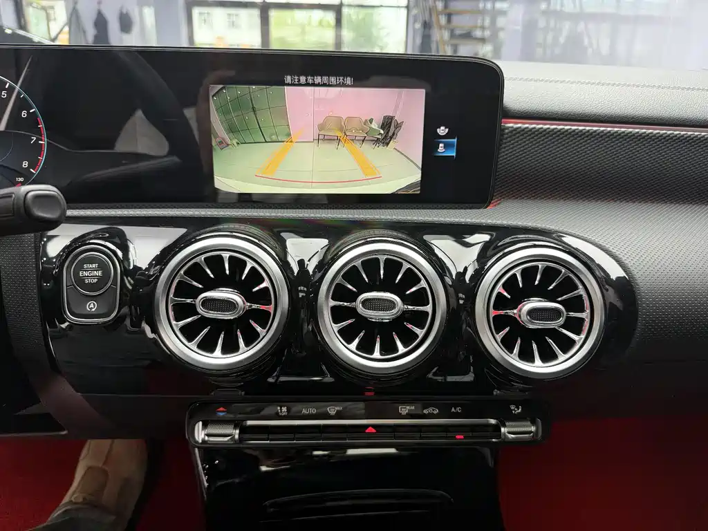 Mercedes-Benz A-Class 2022 — фото 12