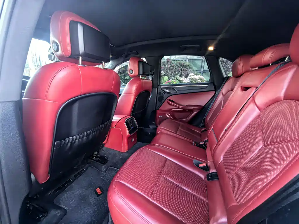 Porsche Macan 2019 — фото 15