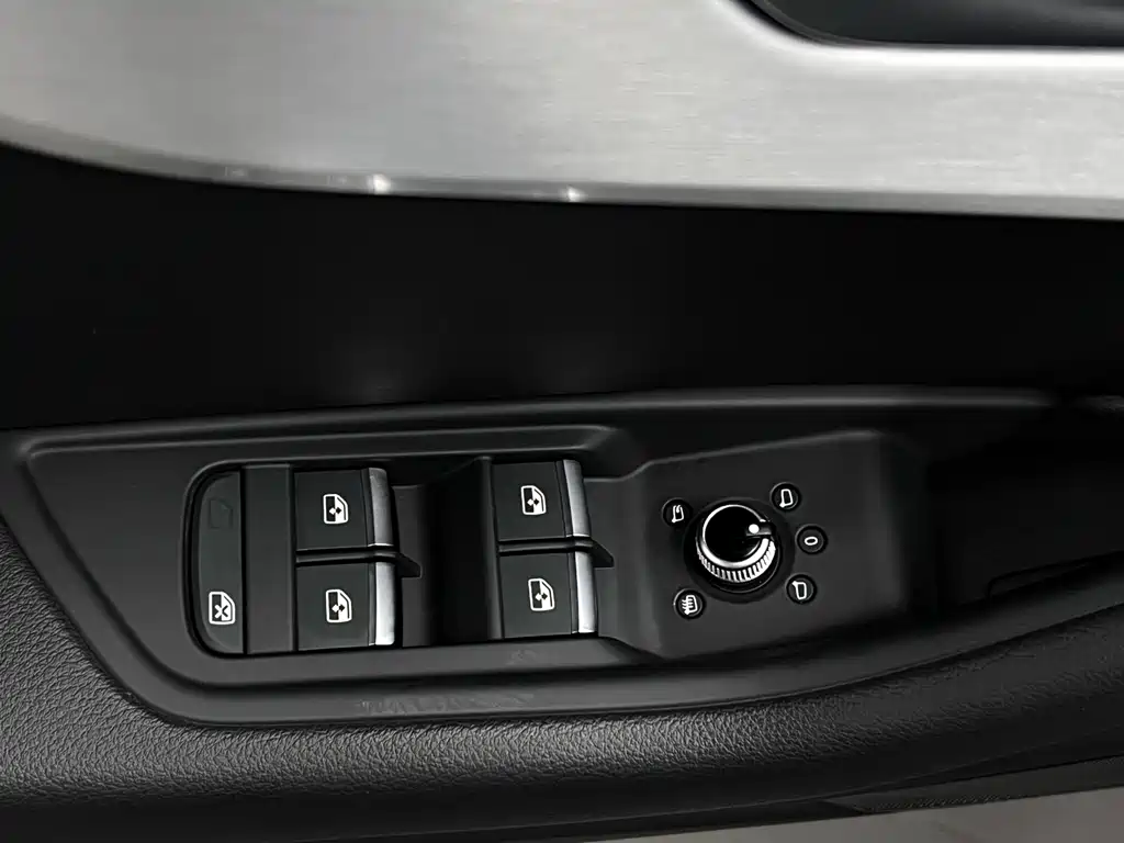 Audi A4L 2021 — фото 33
