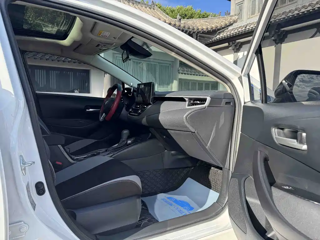 Toyota Corolla 2023 — фото 10