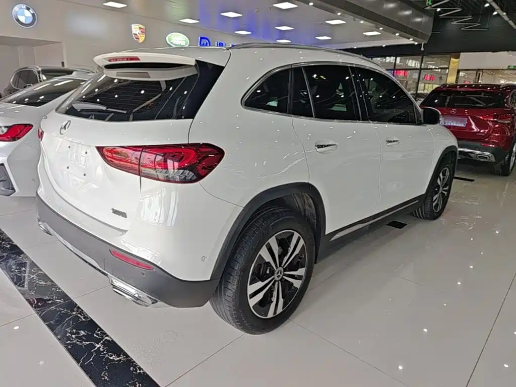Mercedes-Benz GLA 2020