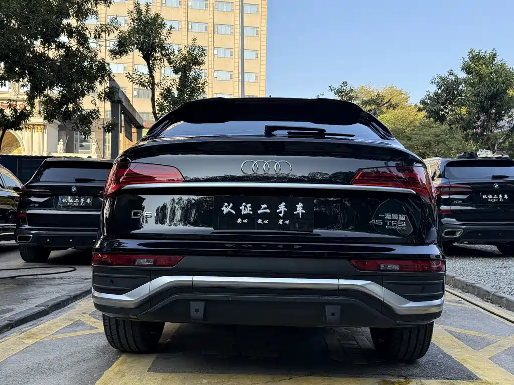 Audi Q5L Sportback 2021 — фото 4