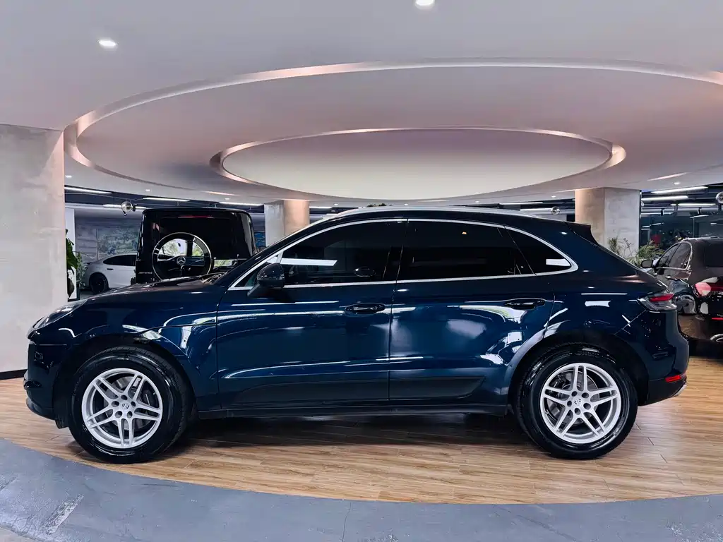 Porsche Macan 2021