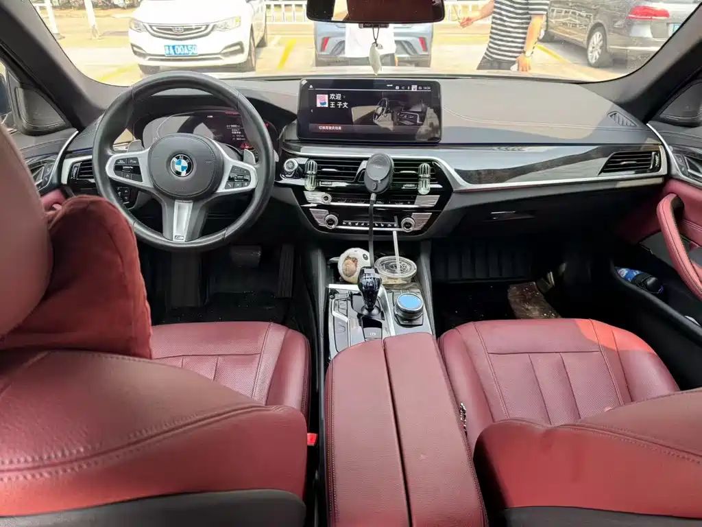 BMW 5 Series 2020 — фото 9