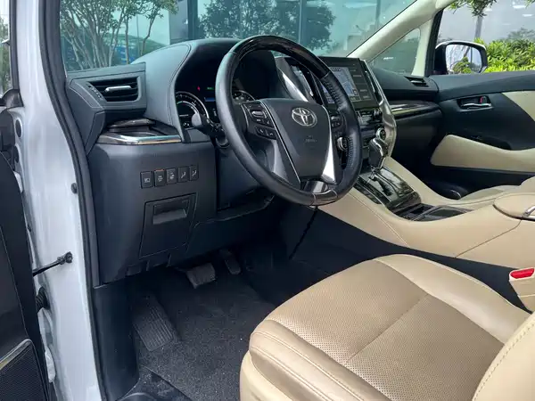 Toyota Vellfire 2023
