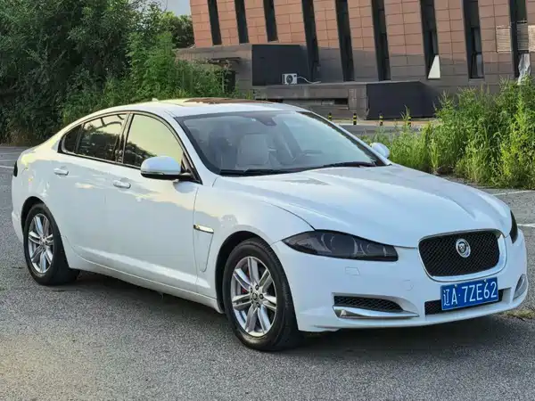 Jaguar XF 2013