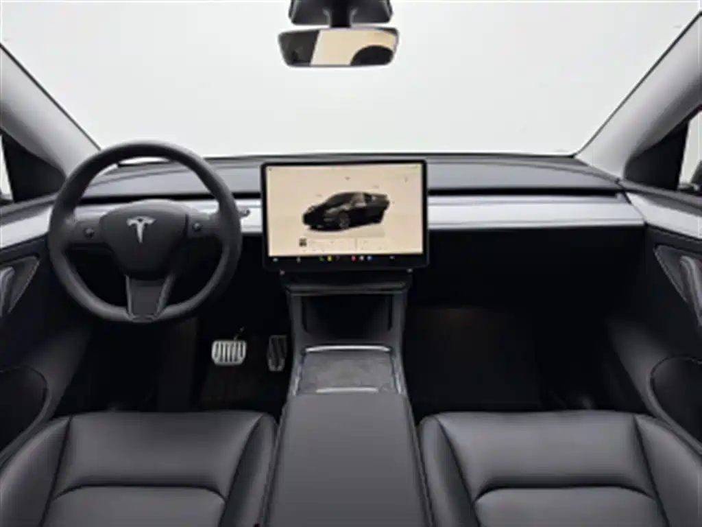 Tesla Model Y 2024 — фото 9