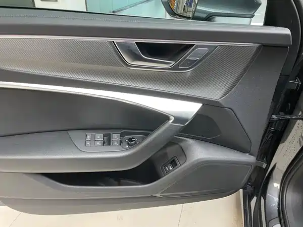 Audi A6L 2023