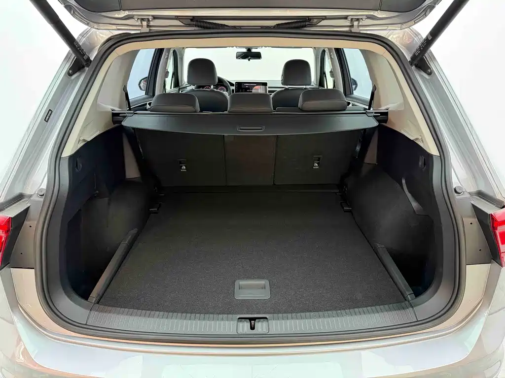 Volkswagen Tiguan L 2022 — фото 23