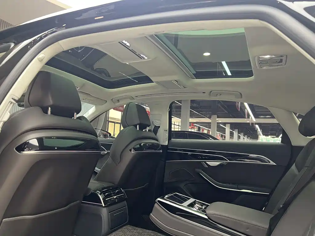 Audi A8 New Energy 2021 — фото 10