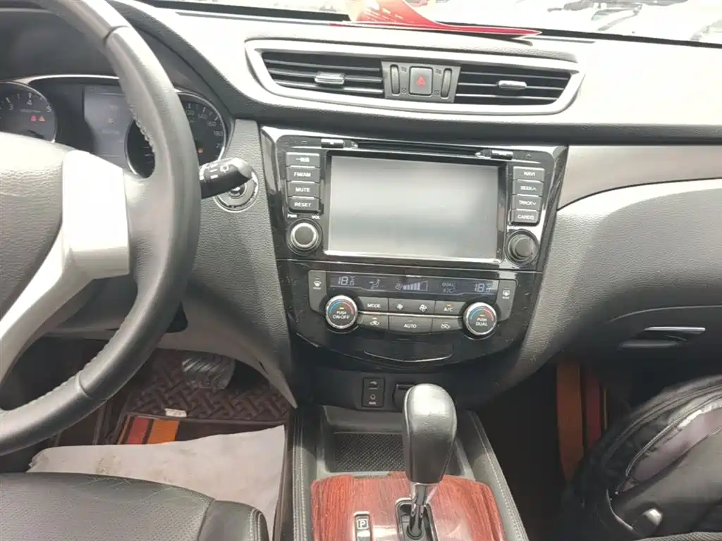 Nissan X-Trail 2015 — фото 13
